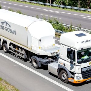 interliner-daf-cf-truck-saint-gobain-glass-inloader-trailer-motorway-truck-saint-gobain-glass-inloader-trailer-194820426